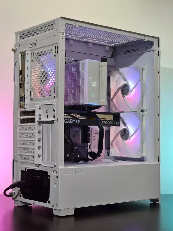 Ryzen 7 5700 / RTX 4060 8GB / SSD 1TB / RAM 32GB - Геймърски компютър WhiteReaper R01